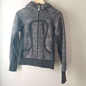 lululemon Scuba Hoodie Black Grey Geometric Leaf Feather Pattern Size 4
